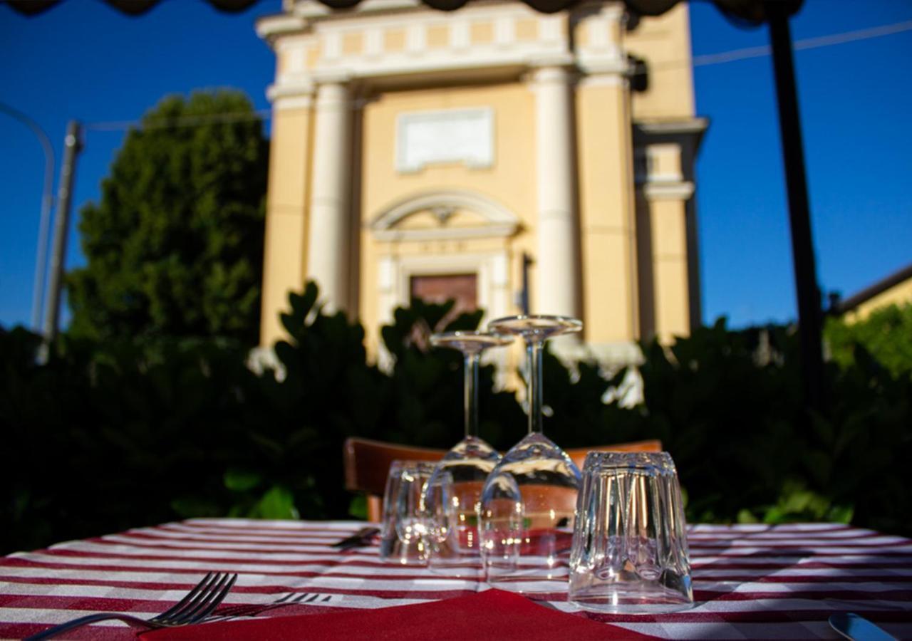 Trattoria Due Citroni Casalgrasso Exterior foto