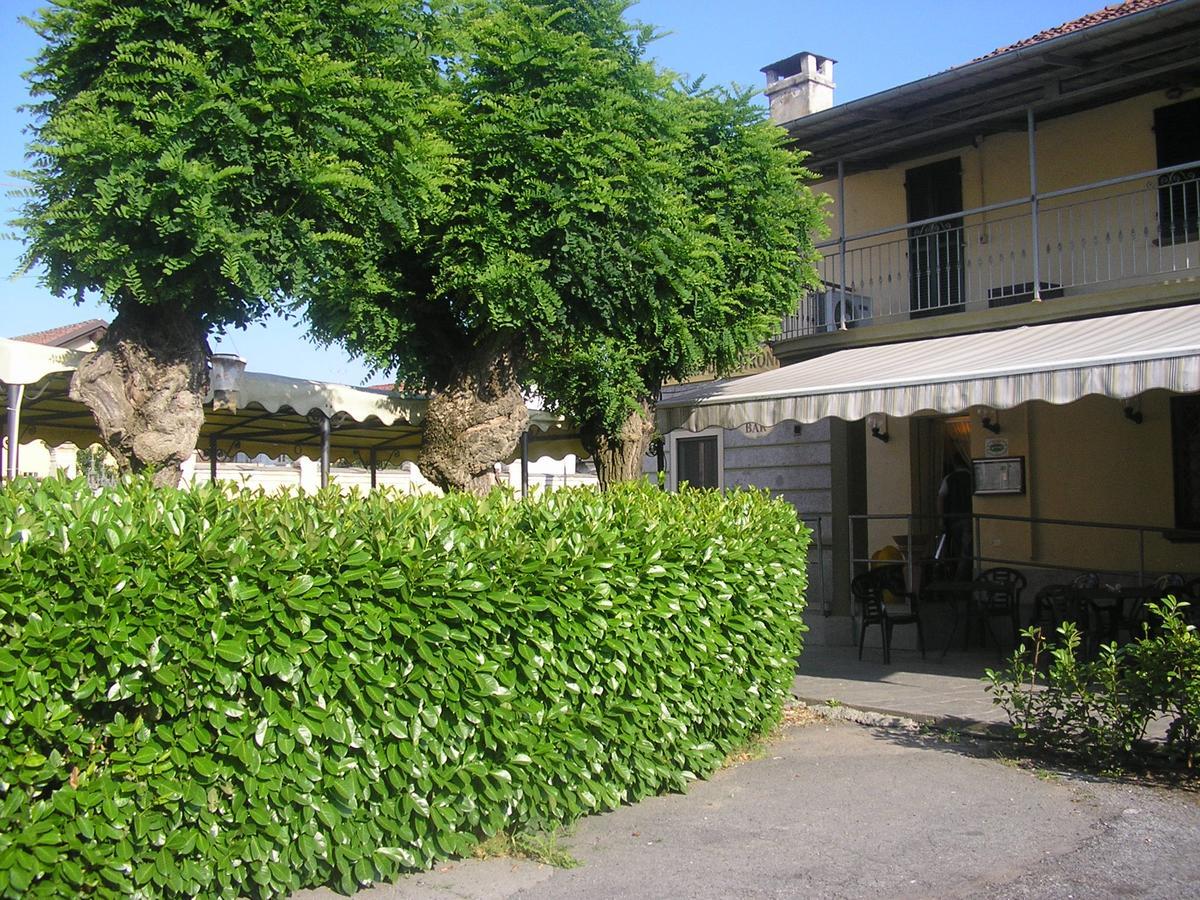 Trattoria Due Citroni Casalgrasso Exterior foto